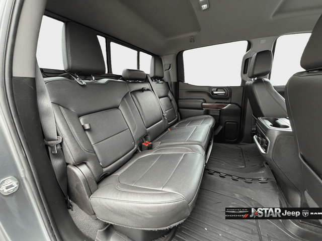 Used 2022 GMC Sierra 1500 SLT w/ SLT Premium Package AWD/4WD image 30
