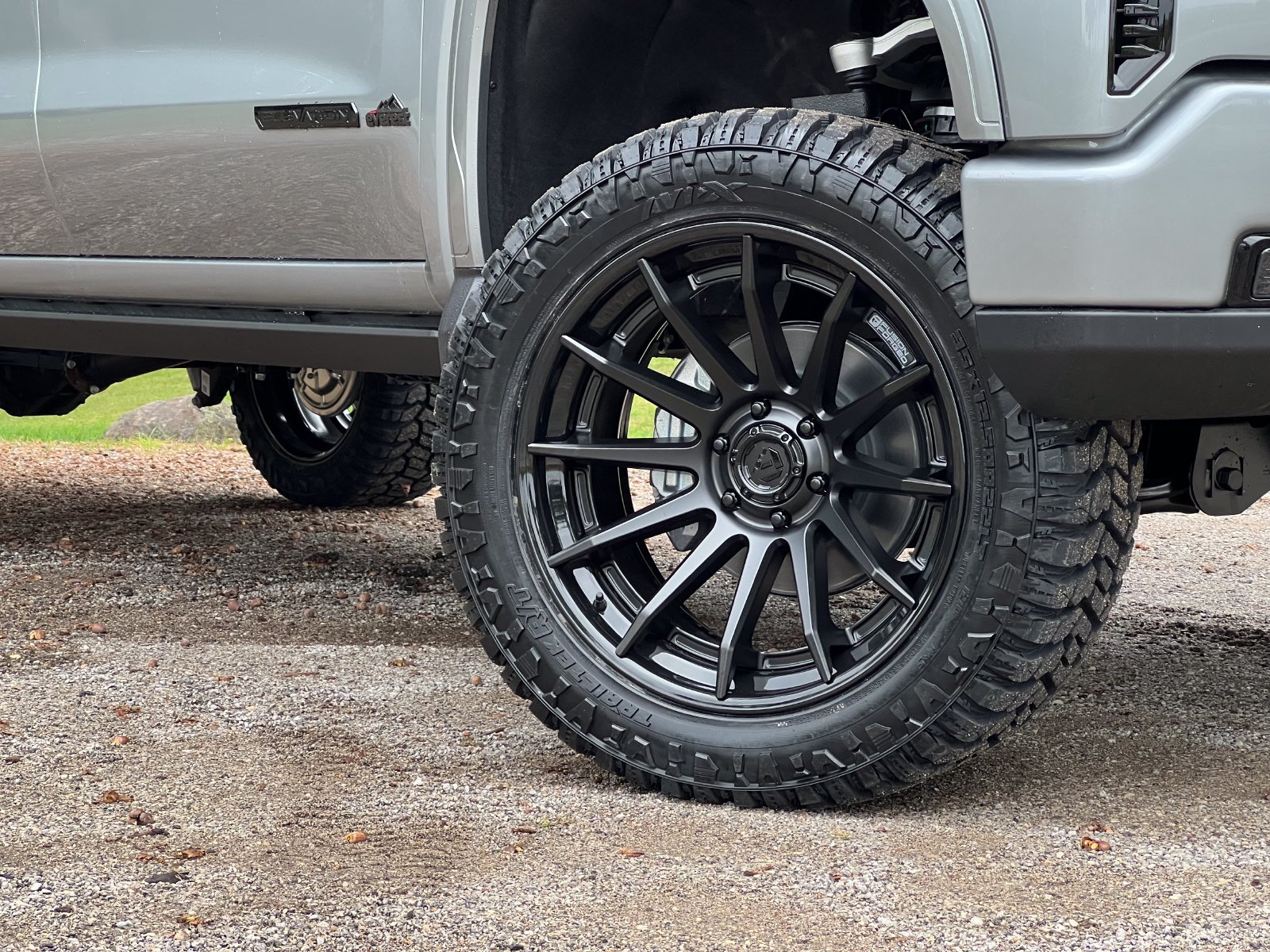 New 2026 GMC Sierra 1500 Elevation w/ Elevation Premium Package AWD/4WD image 4