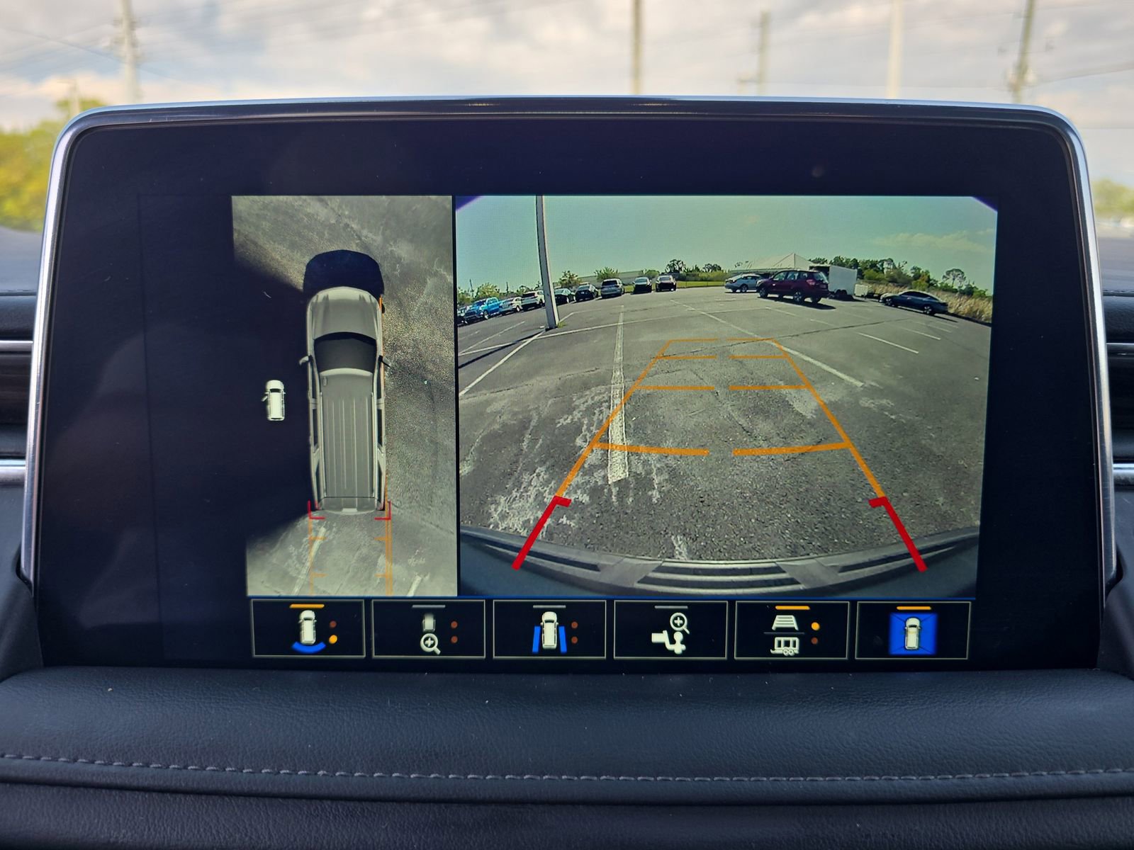 Used 2022 Chevrolet Tahoe LT w/ LT Signature Plus Package image 20