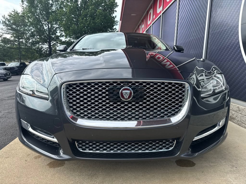 Used 2017 Jaguar XJ L Portfolio AWD/4WD image 8
