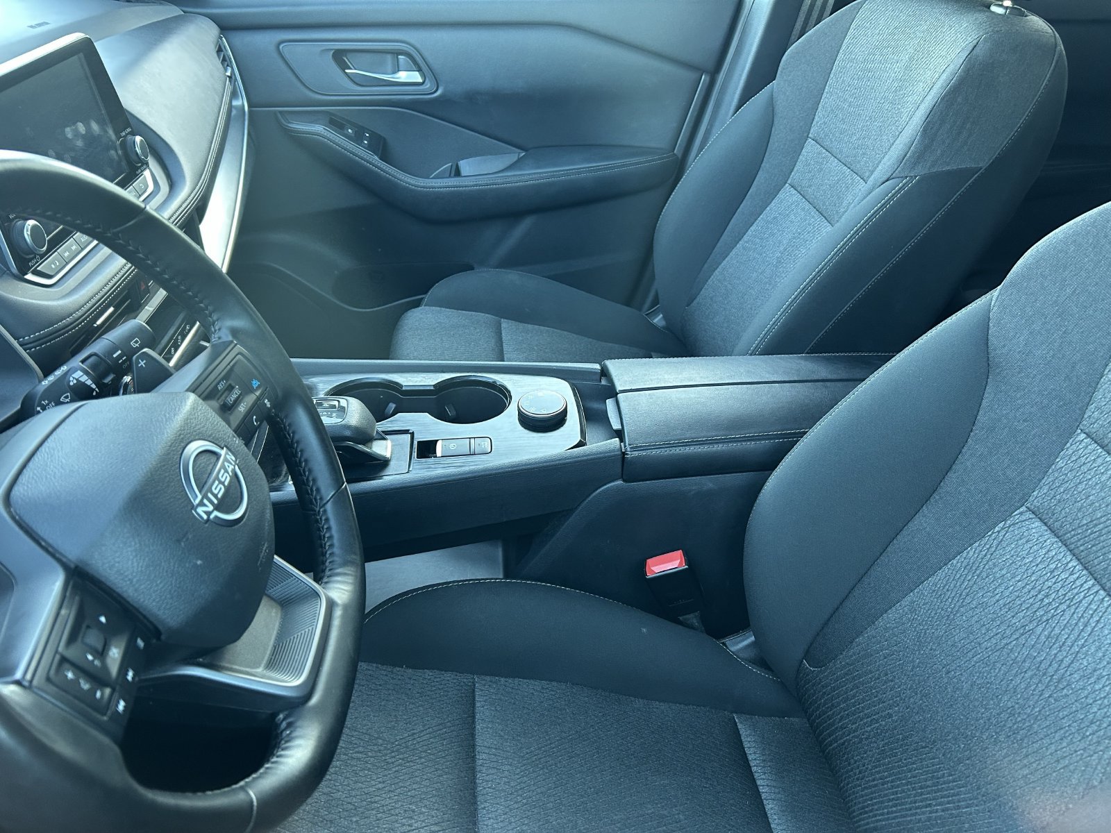 Used 2025 Nissan Rogue SV AWD/4WD image 13