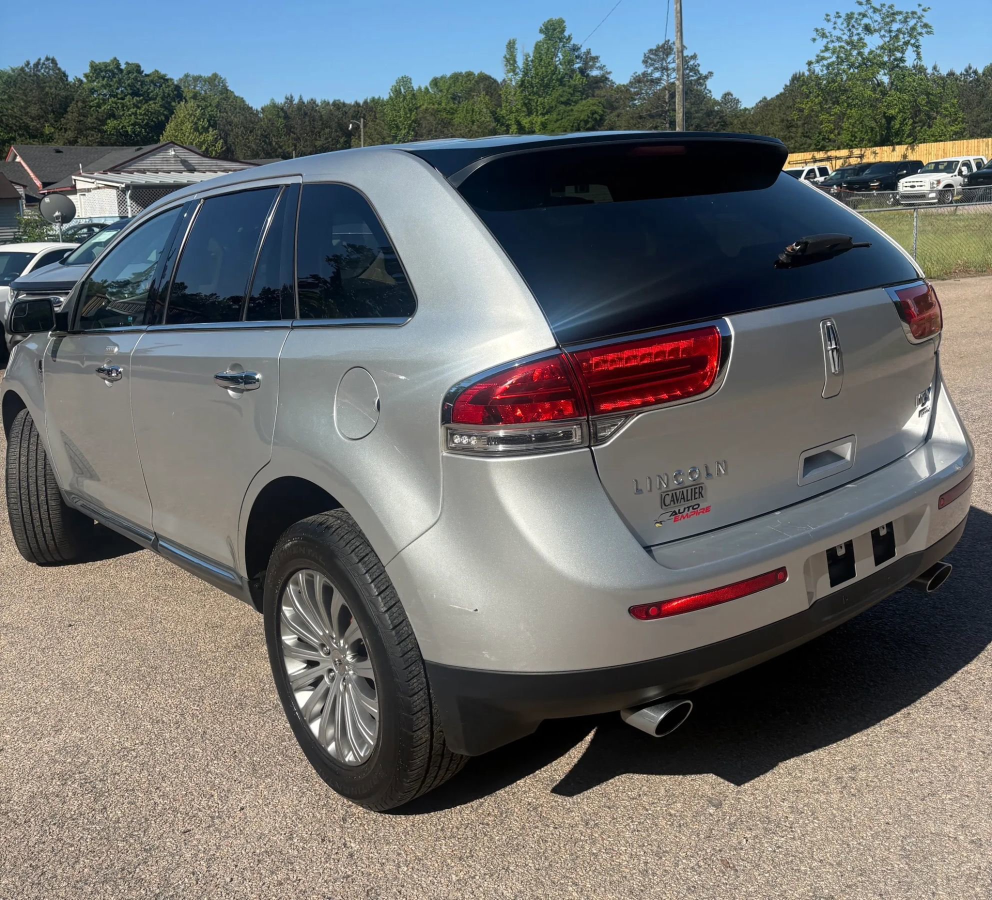 Used 2013 Lincoln MKX AWD image 4