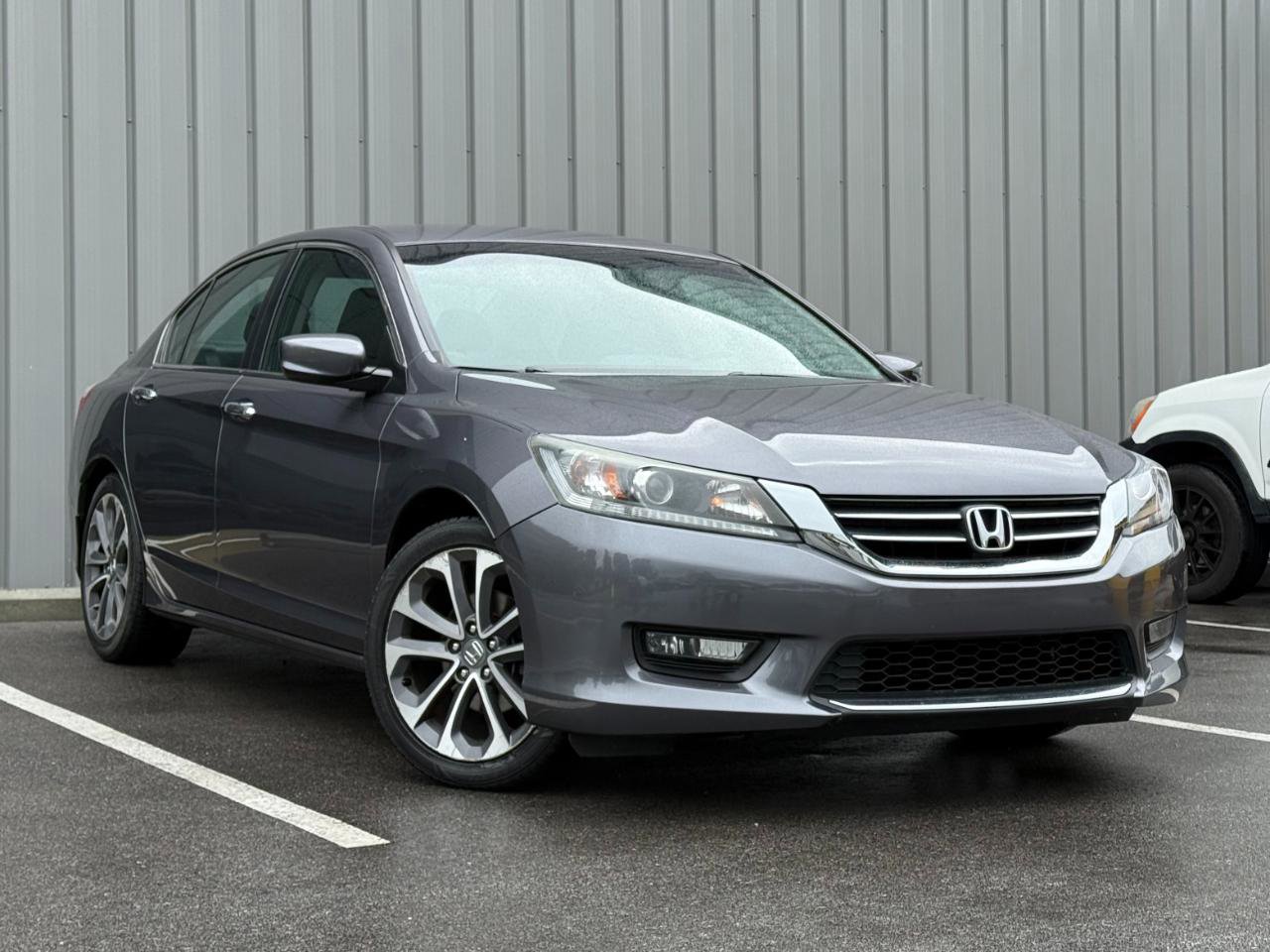 Used 2015 Honda Accord Sport image 3