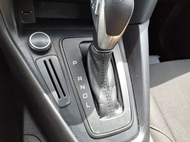 Used 2017 Ford Focus SE FWD image 28