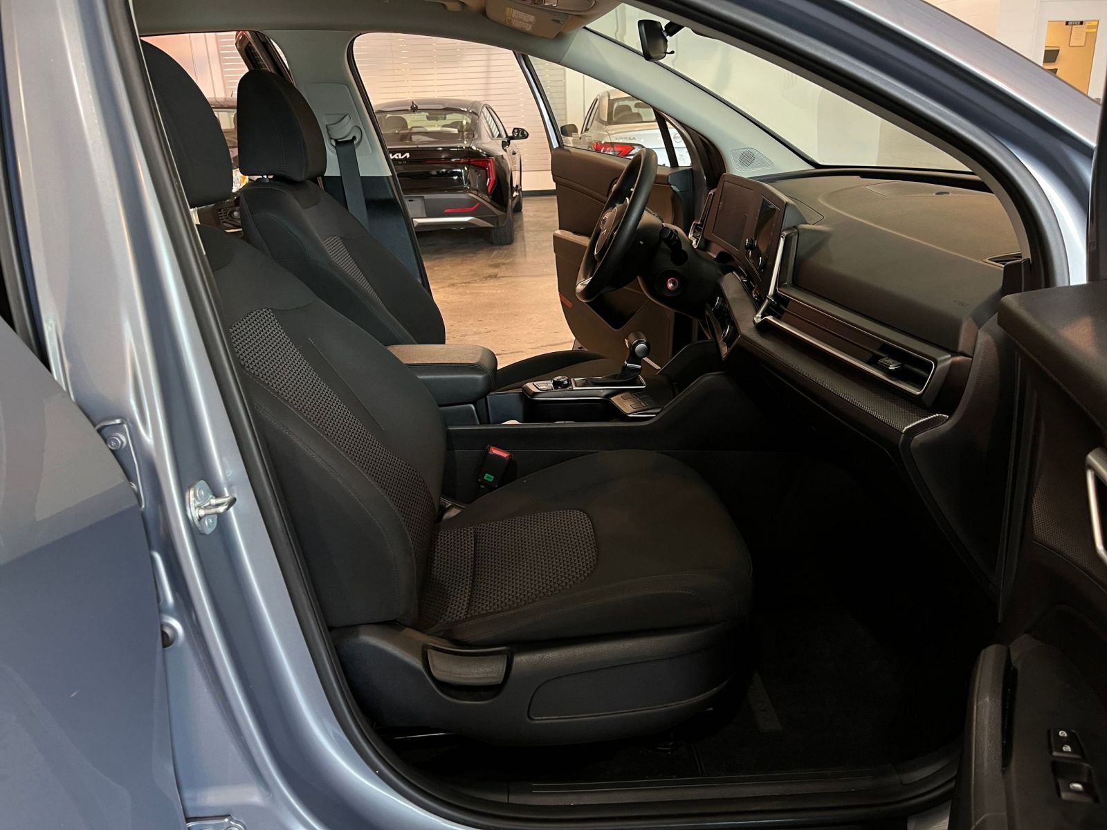 Used 2025 Kia Sportage LX FWD image 36