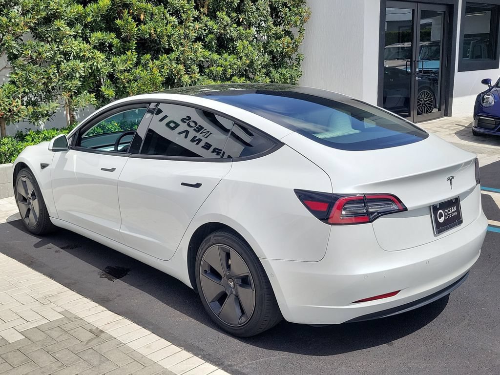 Used 2021 Tesla Model 3 Standard Range Plus RWD image 3