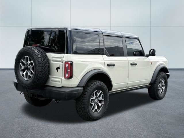 Used 2025 Ford Bronco Badlands AWD/4WD image 3