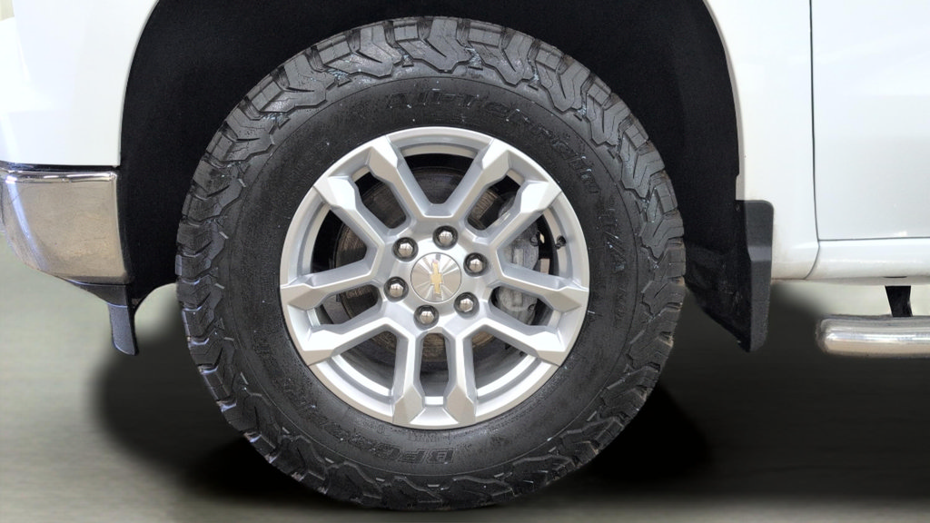 Used 2024 Chevrolet Silverado 1500 LT AWD/4WD image 31