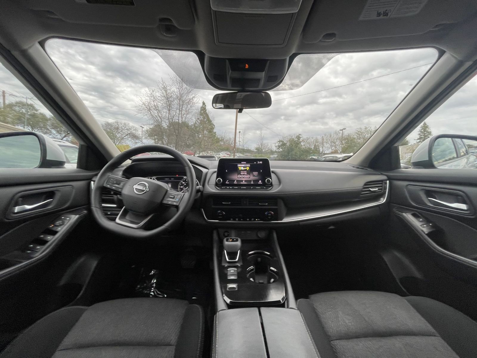 Used 2025 Nissan Rogue SV image 35