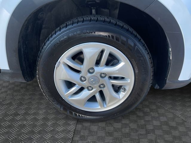 Used 2021 Hyundai Venue SE image 32