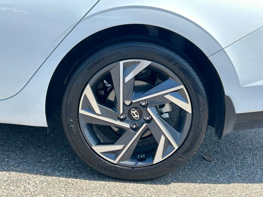 Used 2025 Hyundai Elantra Sport FWD image 60