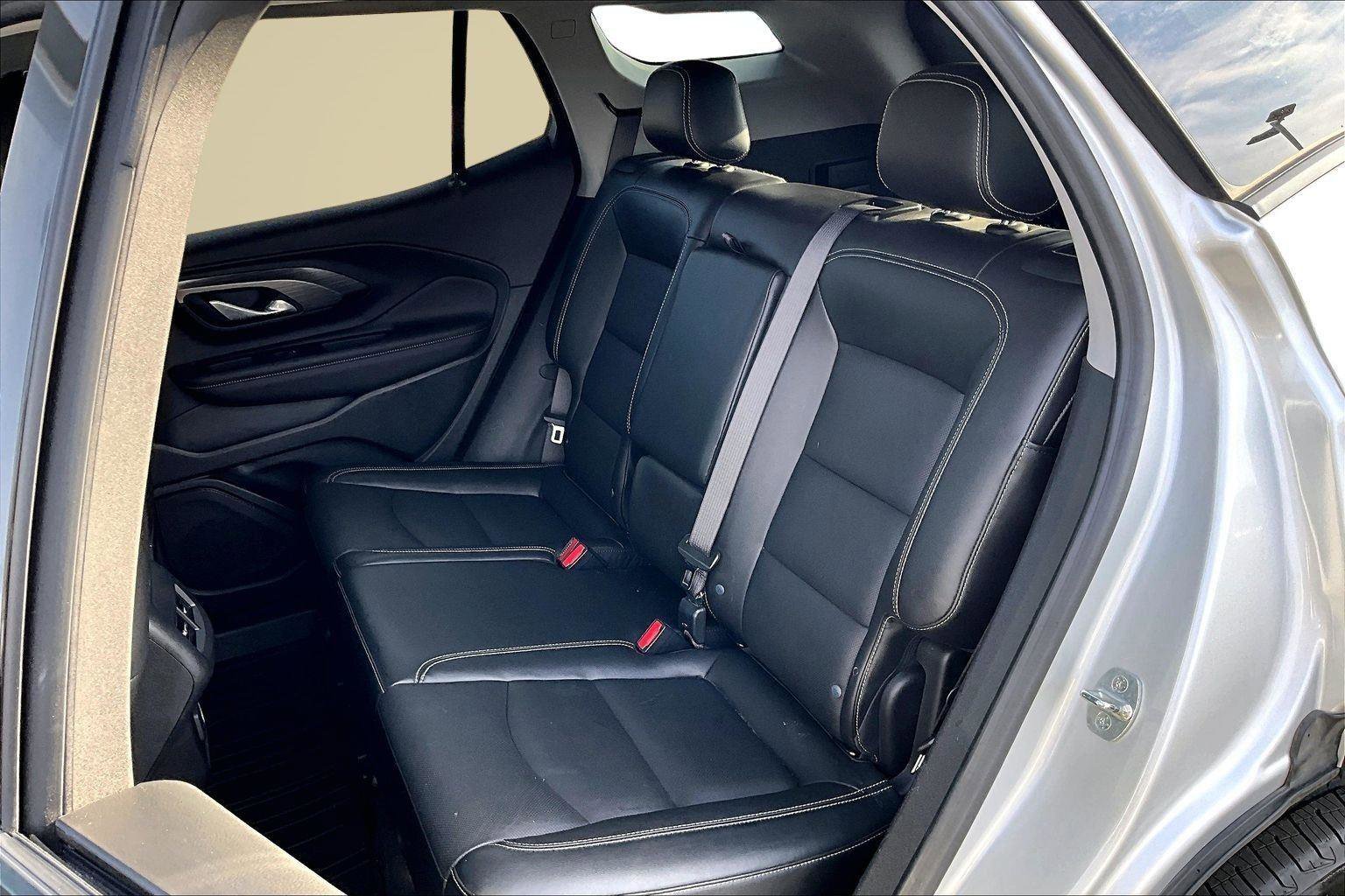 Used 2022 GMC Terrain SLT w/ Infotainment Package II image 27