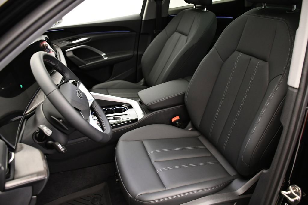 Used 2025 Audi Q5 Premium w/ Convenience Package image 38