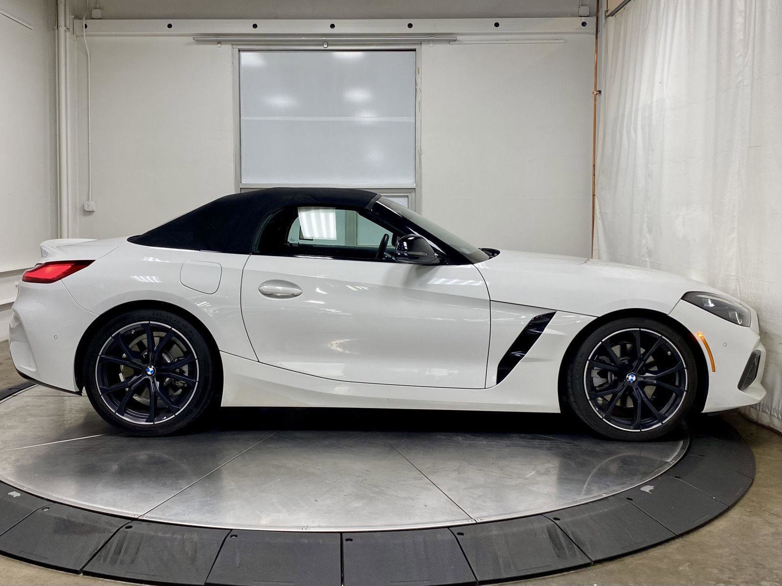 Used 2024 BMW Z4 sDrive30i w/ Premium Package RWD image 12
