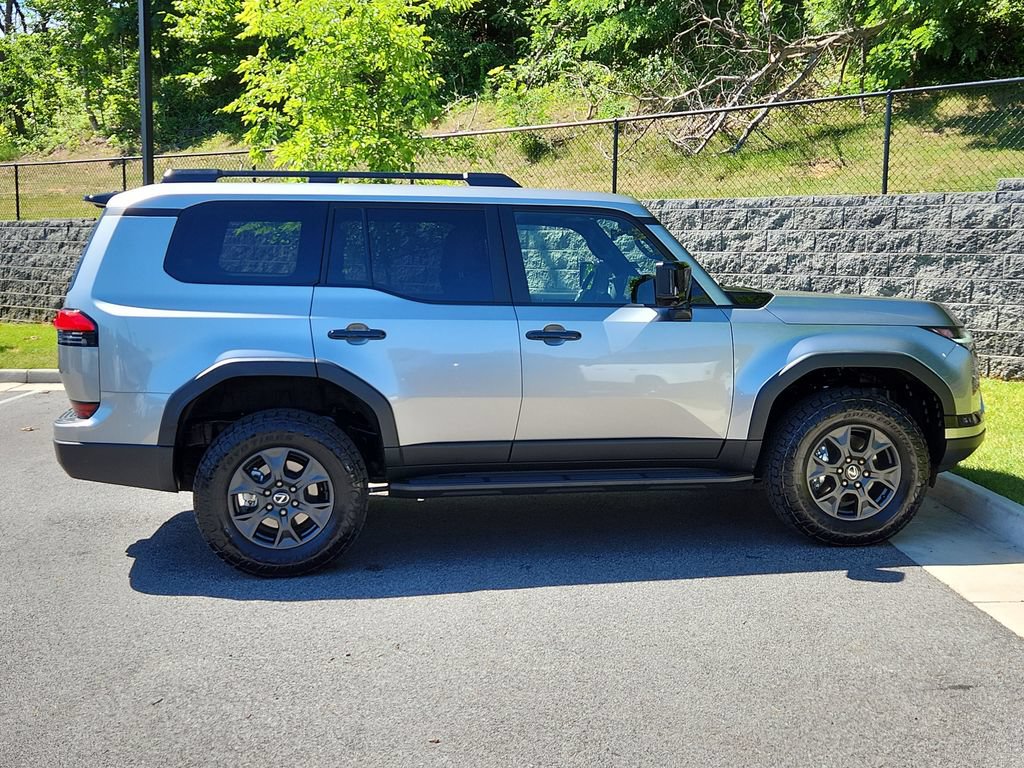 Used 2025 Lexus GX 550 AWD/4WD image 11