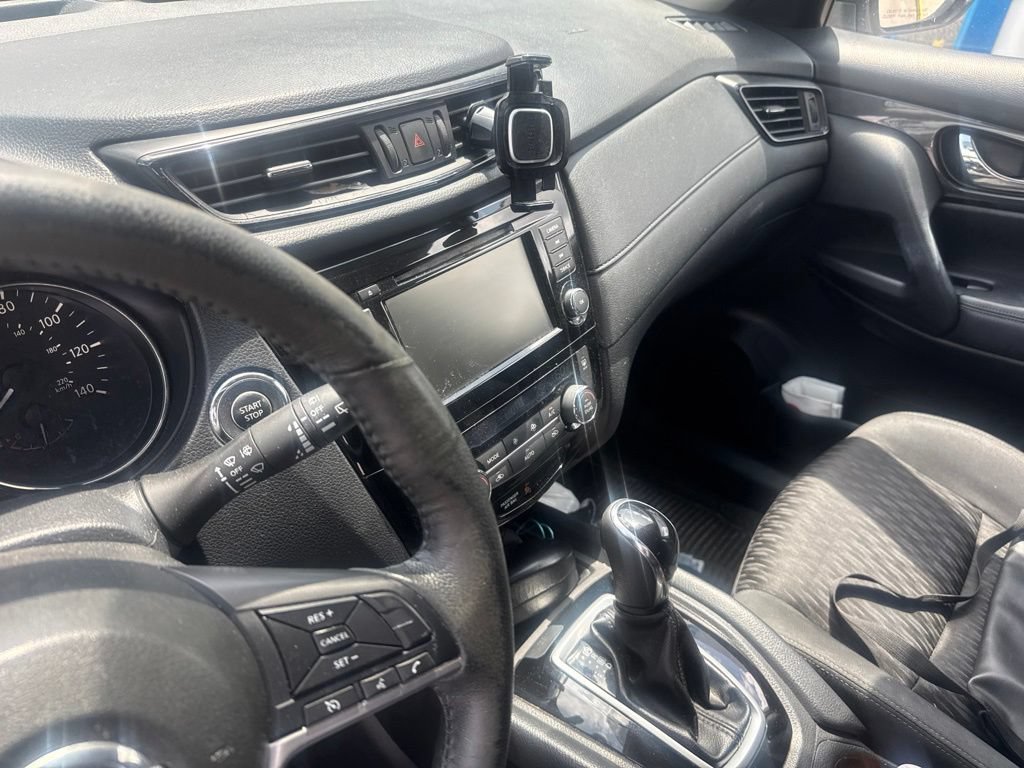 Used 2018 Nissan Rogue SV FWD image 15