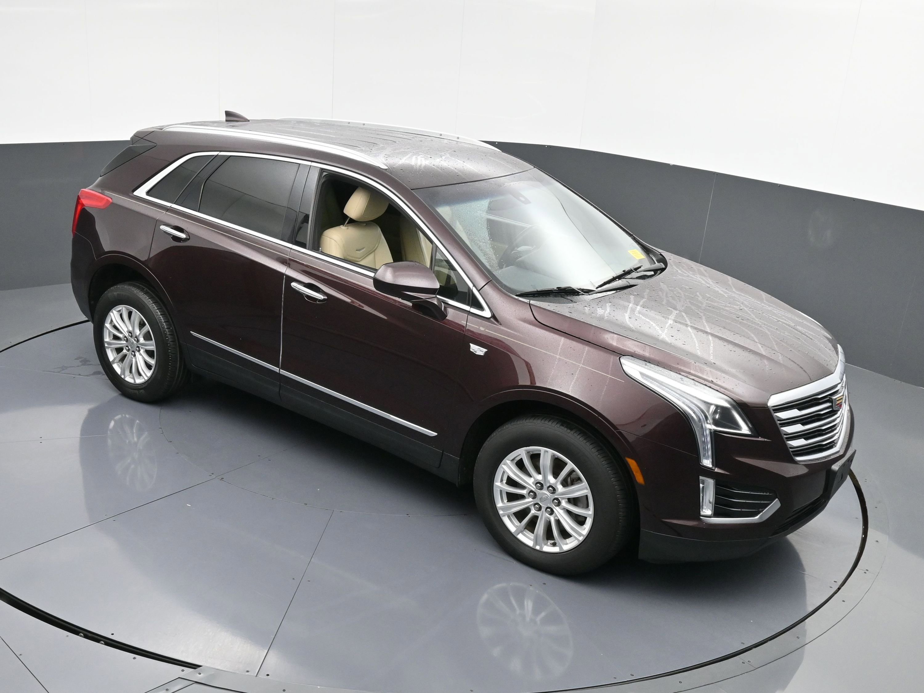 Used 2018 Cadillac XT5 FWD image 29