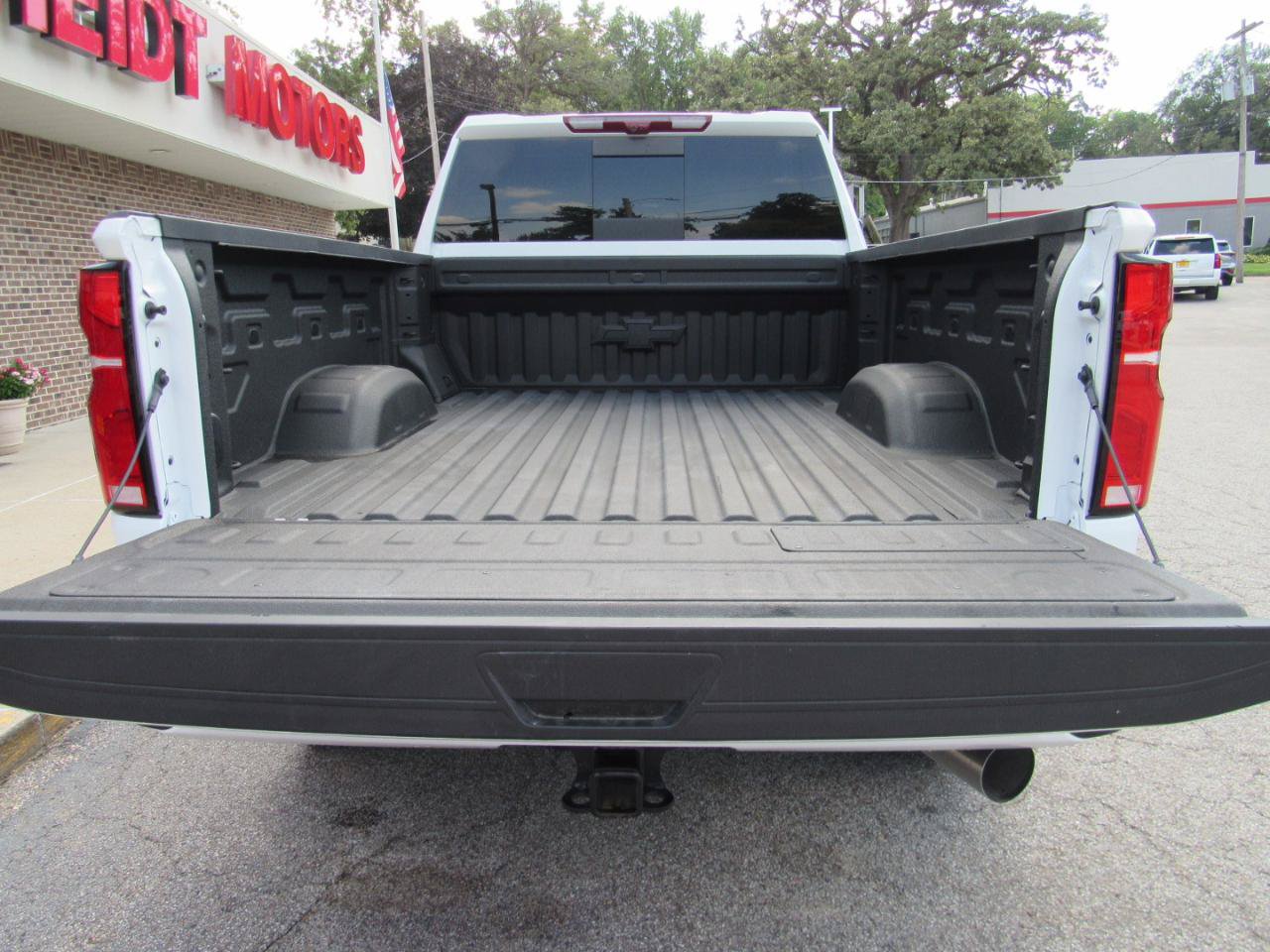 Used 2026 Chevrolet Silverado 3500 High Country w/ Technology Package AWD/4WD image 15