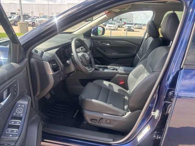 Used 2025 Nissan Rogue SL w/ Tech Package AWD/4WD image 17