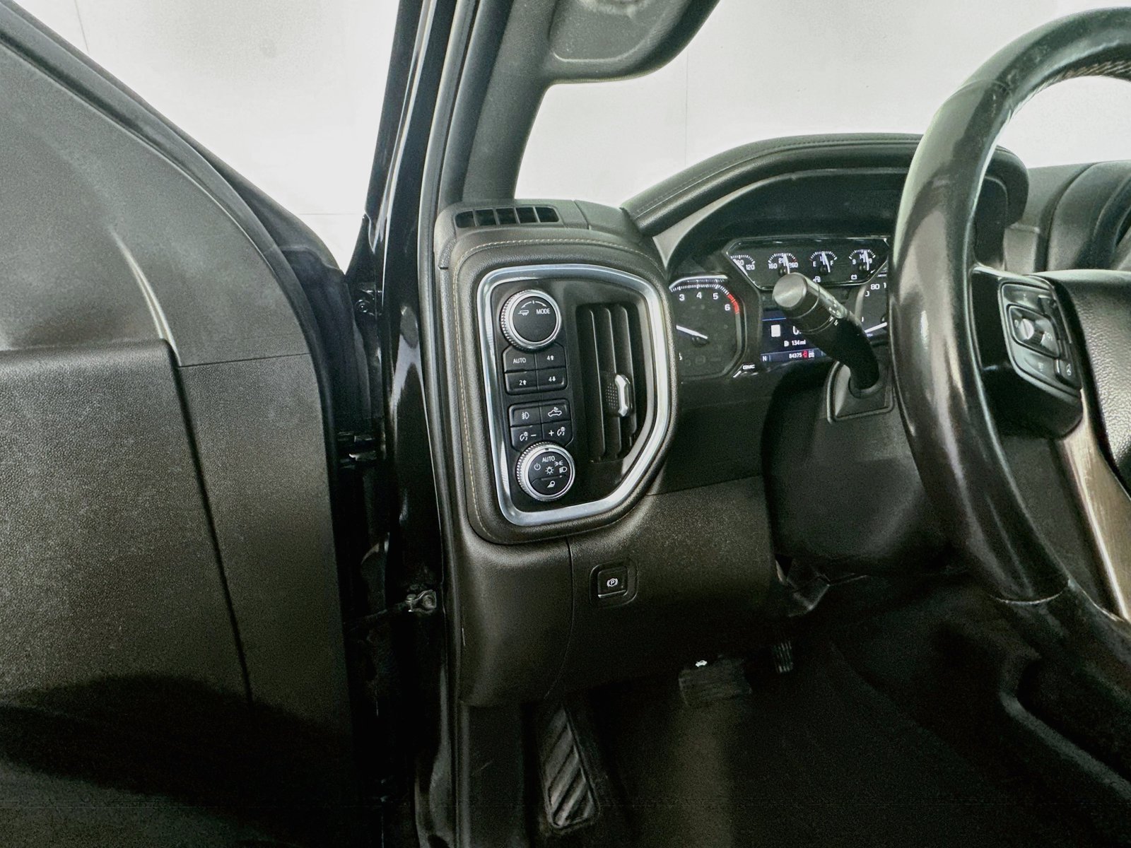 Used 2021 GMC Sierra 1500 AT4 w/ AT4 Preferred Package AWD/4WD image 10