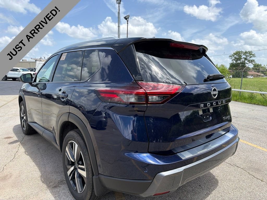 Certified 2025 Nissan Rogue SL w/ SL Premium Package AWD/4WD image 7