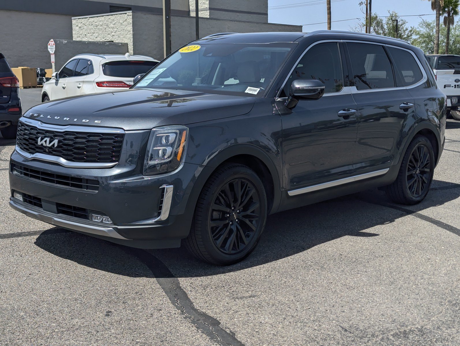 Used 2022 Kia Telluride SX w/ Towing Package FWD image 5