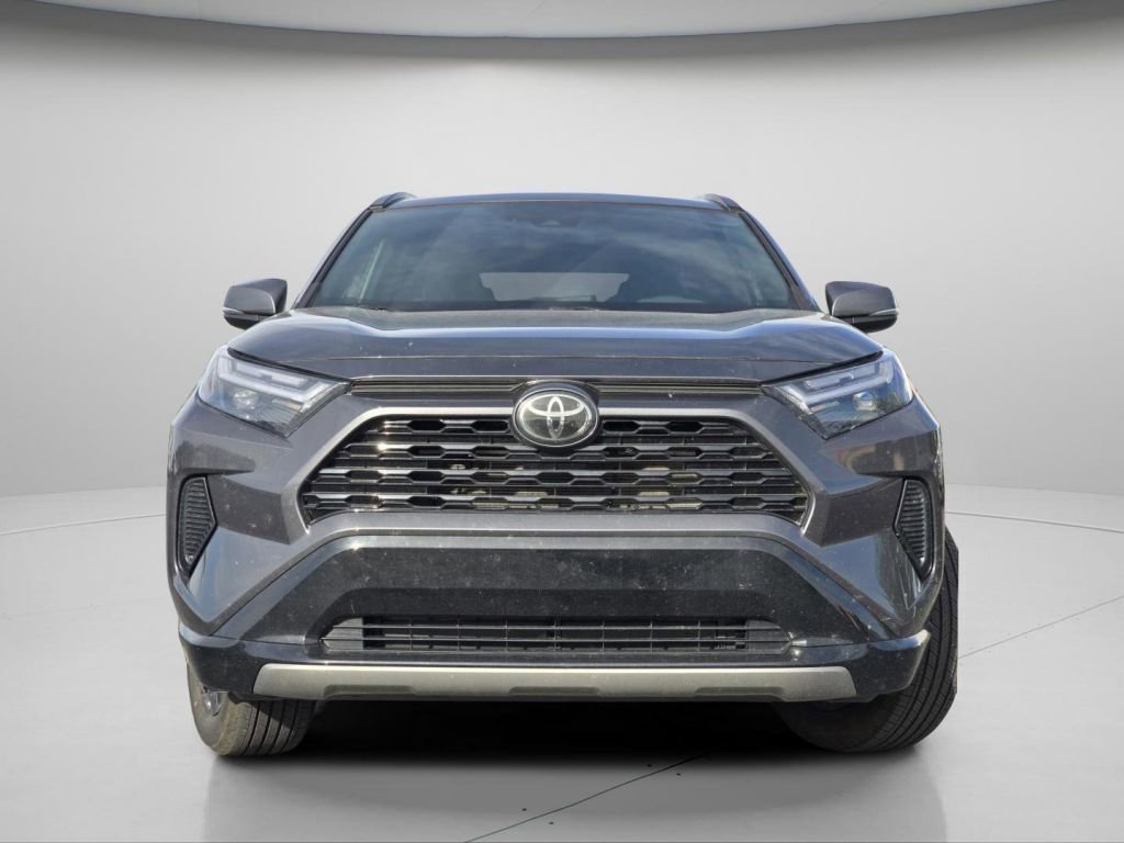 Used 2025 Toyota RAV4 SE w/ Convenience Package AWD/4WD image 3