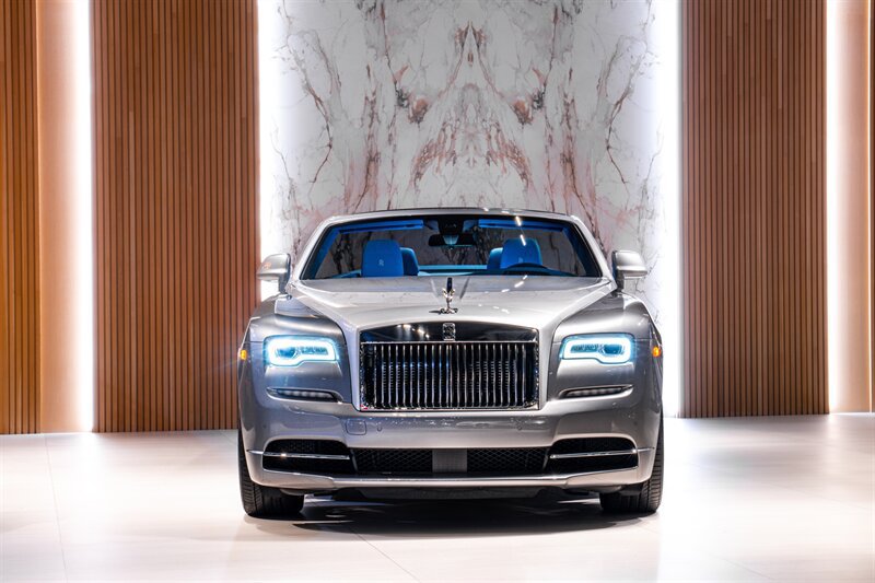 Used 2016 Rolls-Royce Dawn RWD image 3