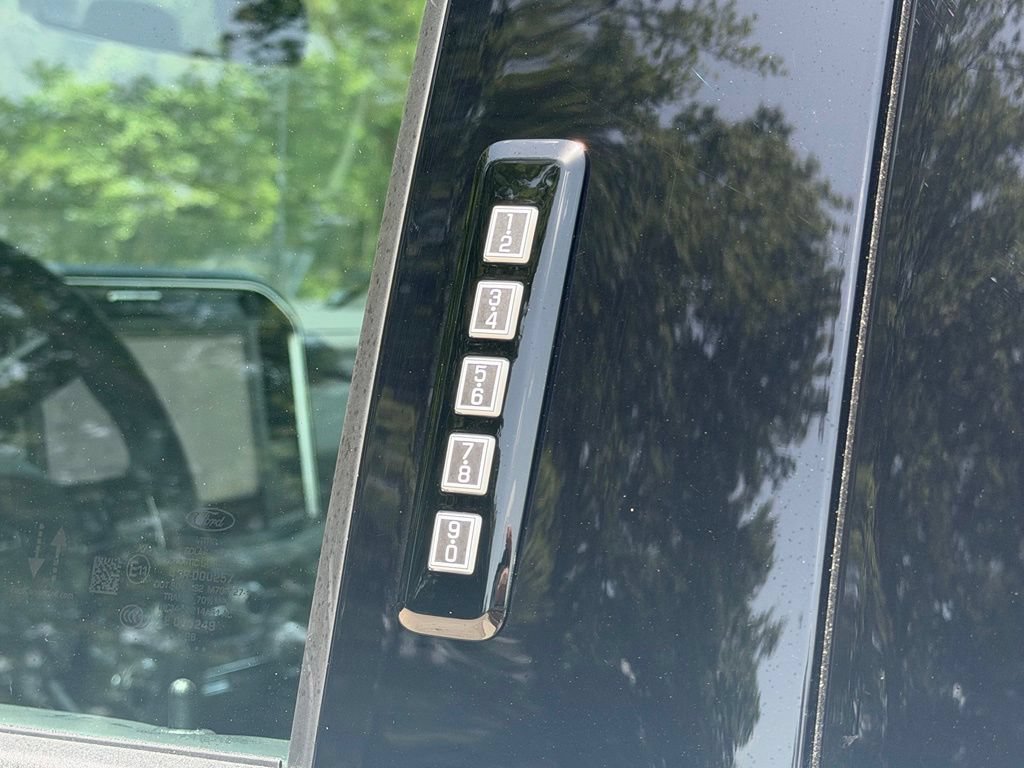 New 2026 Ford F250 Platinum w/ Tremor Off-Road Package AWD/4WD image 13
