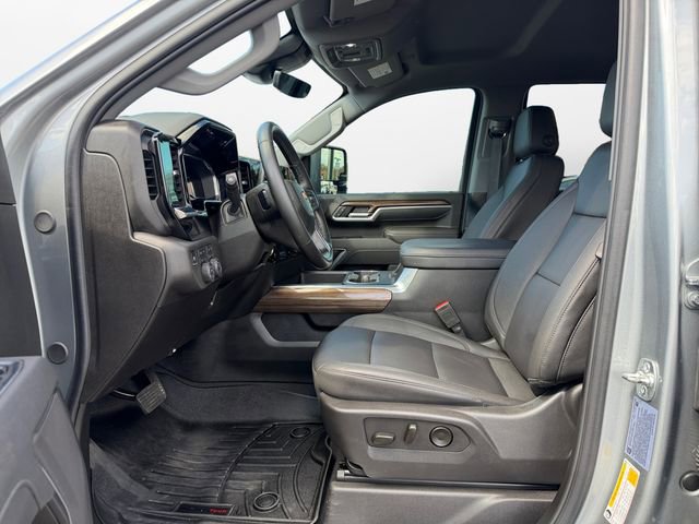 Used 2025 Chevrolet Silverado 3500 LT w/ Texas Edition AWD/4WD image 9