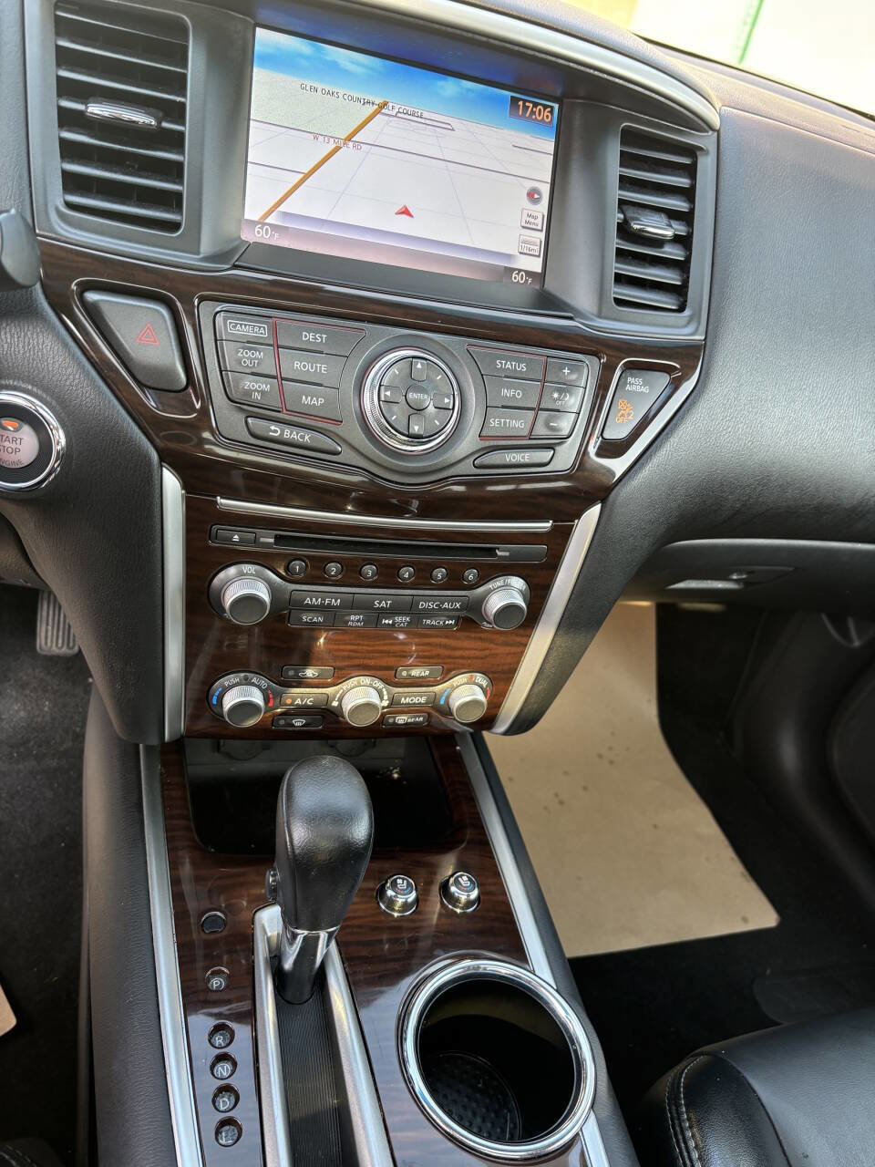 Used 2016 Nissan Pathfinder Platinum image 24