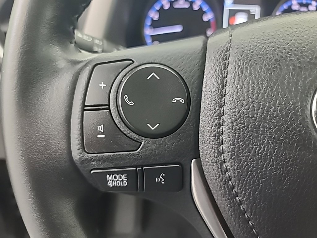 Used 2018 Toyota RAV4 XLE AWD/4WD image 28