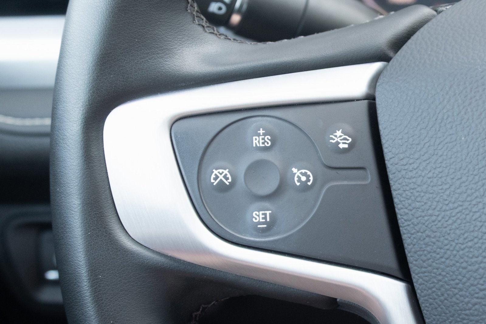 Used 2023 GMC Acadia SLT image 7