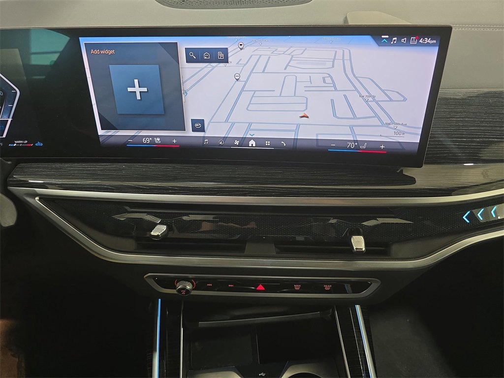 Used 2024 BMW X7 xDrive40i w/ M Sport Package image 17