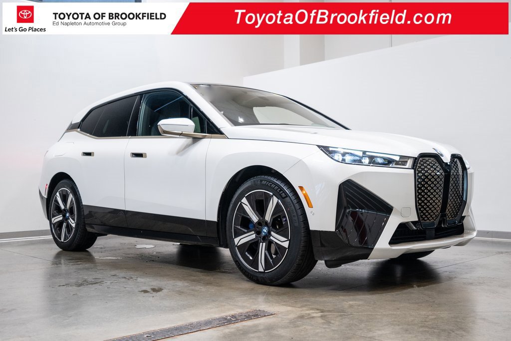Used 2023 BMW iX xDrive50 w/ Ultimate Package 2