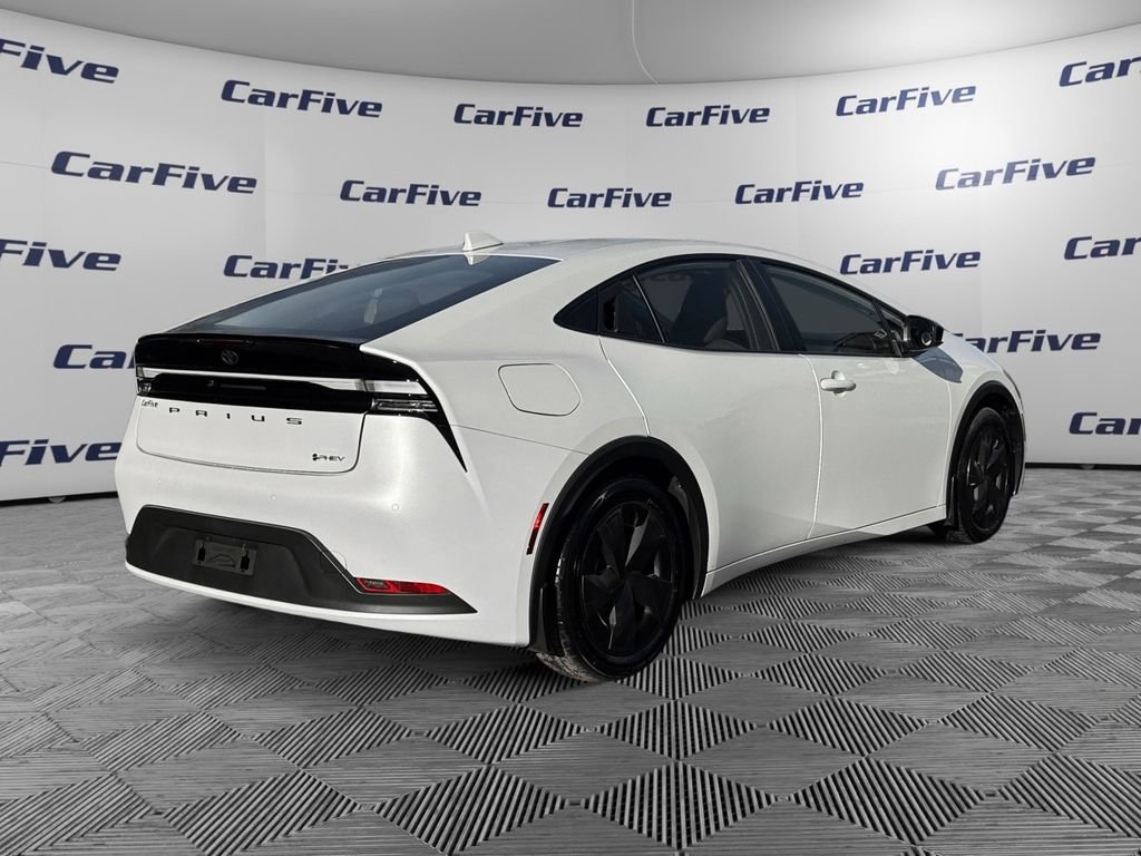 Used 2025 Toyota Prius Plug-In Hybrid image 6
