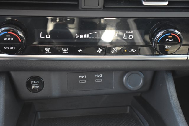 Used 2024 Nissan Rogue SV FWD image 23