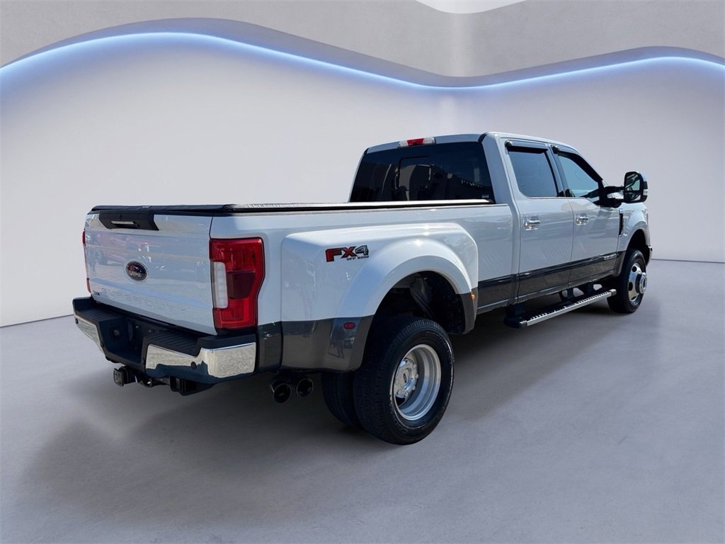 Used 2019 Ford F350 Lariat w/ Lariat Ultimate Package image 3