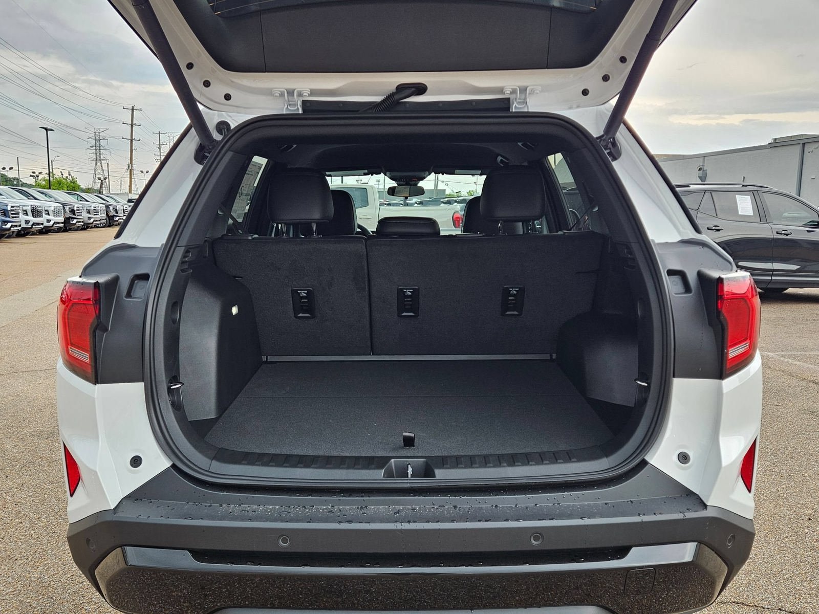 New 2026 GMC Terrain Elevation w/ Elevation Premium Package AWD/4WD image 4