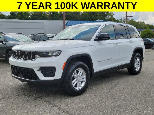 Certified 2025 Jeep Grand Cherokee Laredo AWD/4WD image 4