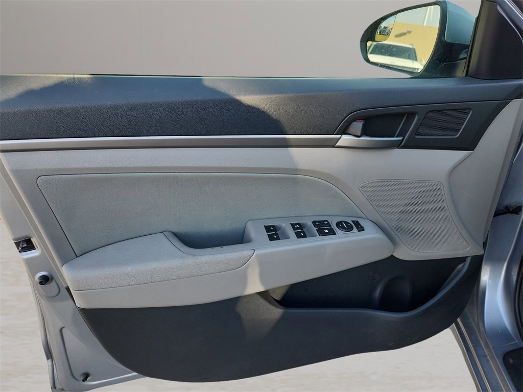 Used 2017 Hyundai Elantra SE image 22