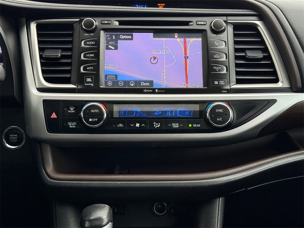 Used 2014 Toyota Highlander Limited image 18