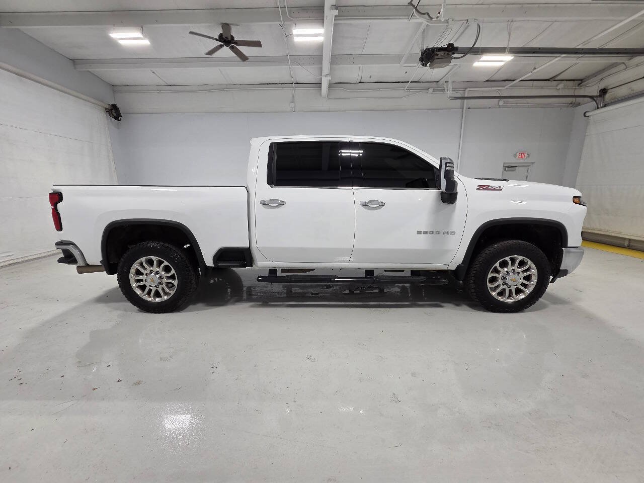 Used 2024 Chevrolet Silverado 2500 LTZ w/ LTZ Plus Package AWD/4WD image 11