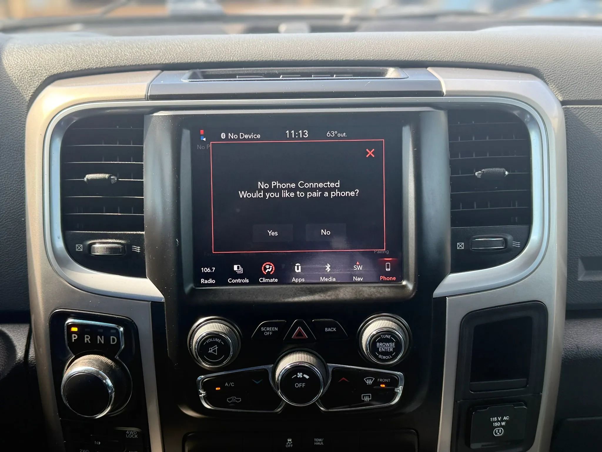 Used 2018 RAM 1500 SLT AWD/4WD image 14