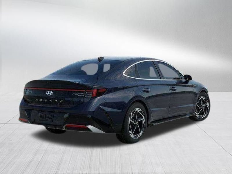 New 2026 Hyundai Sonata SEL FWD image 4