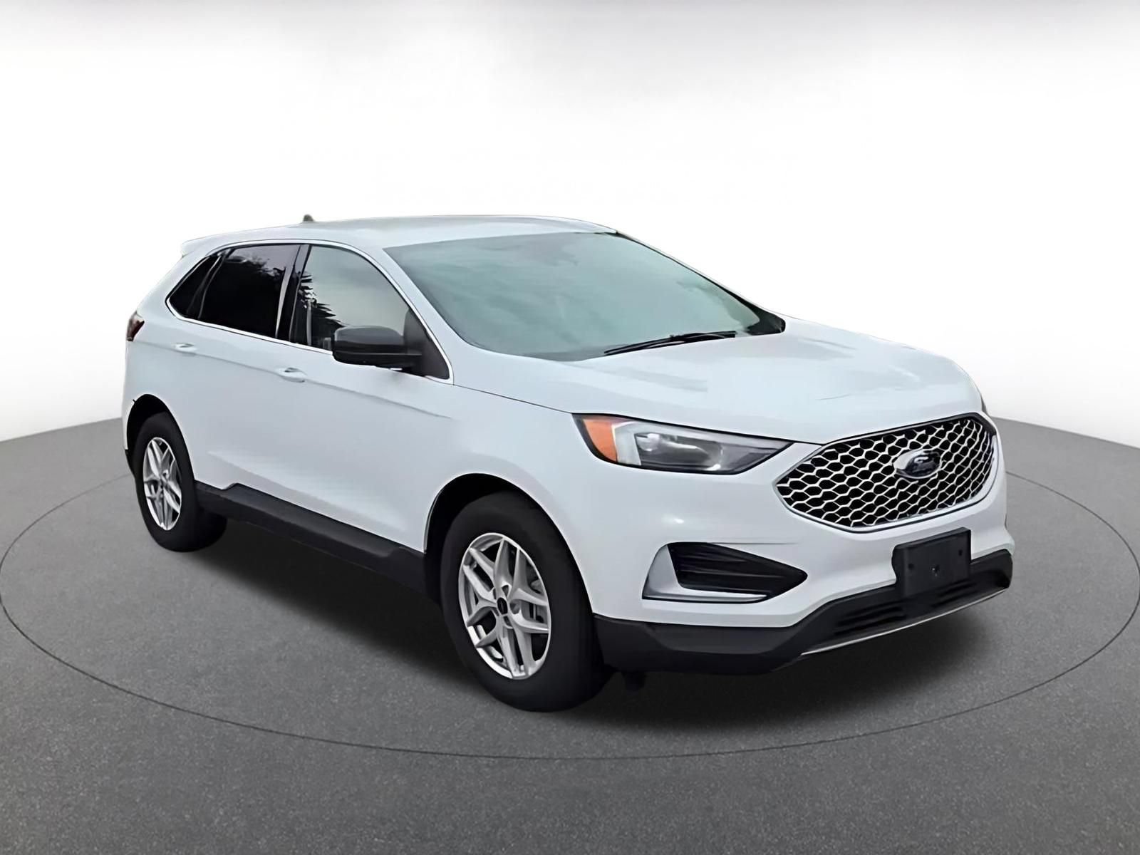 Used 2024 Ford Edge SEL AWD/4WD image 3