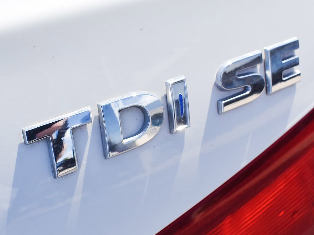 Used 2013 Volkswagen Passat TDI SE image 9