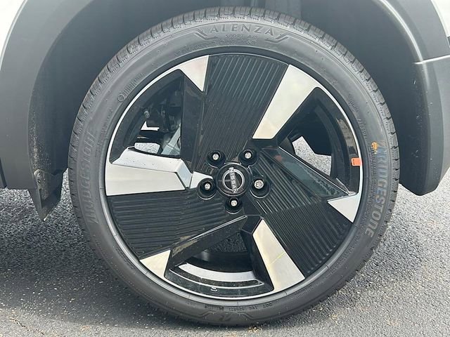 New 2025 Nissan Kicks SR w/ SR Premium Package AWD/4WD image 23