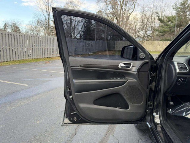 Used 2015 Jeep Grand Cherokee Altitude image 17