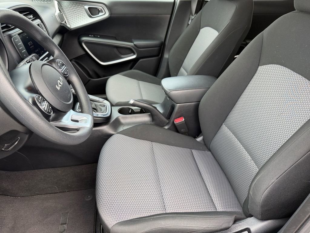 Used 2024 Kia Soul LX w/ Option Group 015 image 10